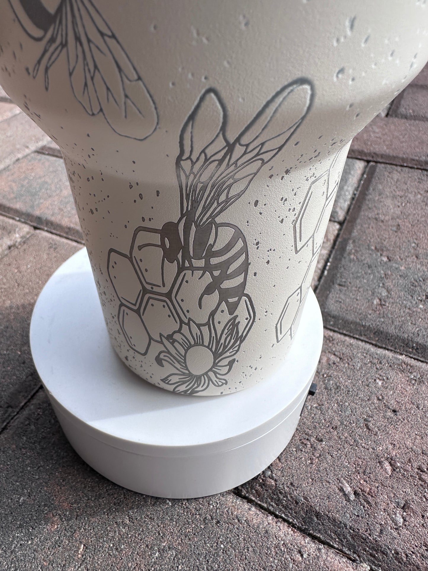 Honeycomb Bee Tumbler Custom Engraving 40 oz